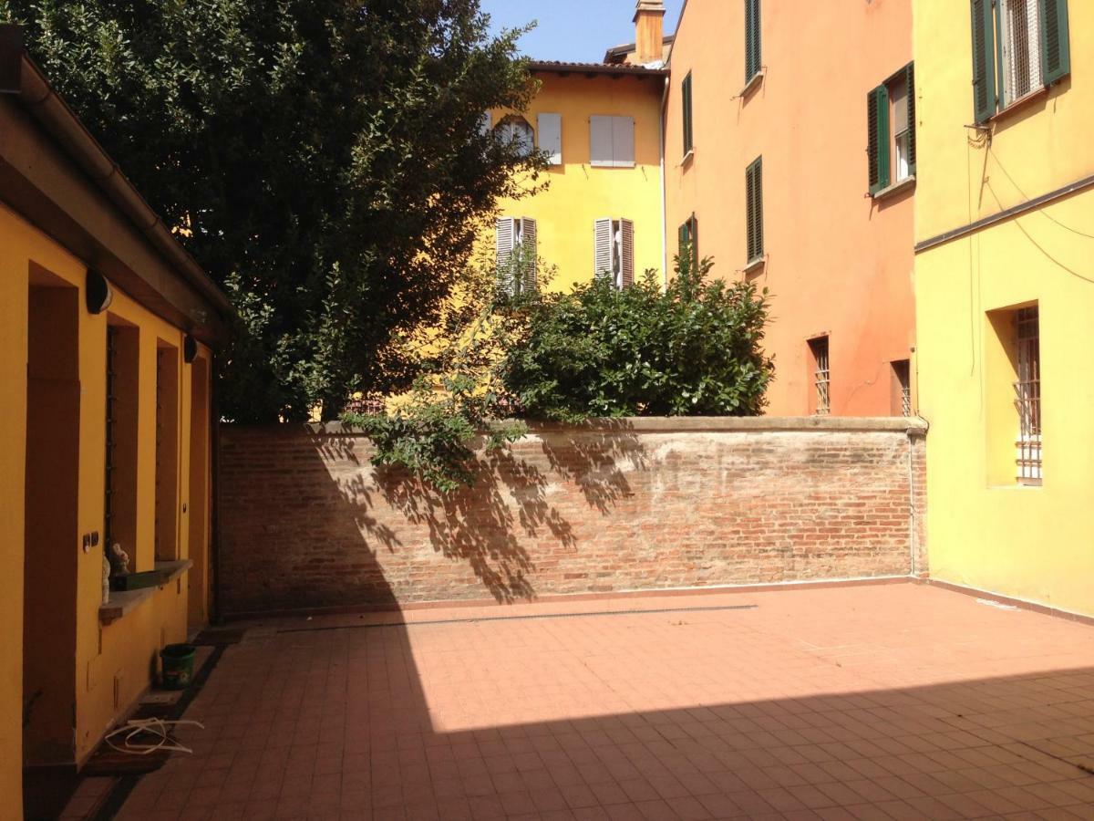 The Pianist S House In The Heart Of Bologna Apartment Exterior photo